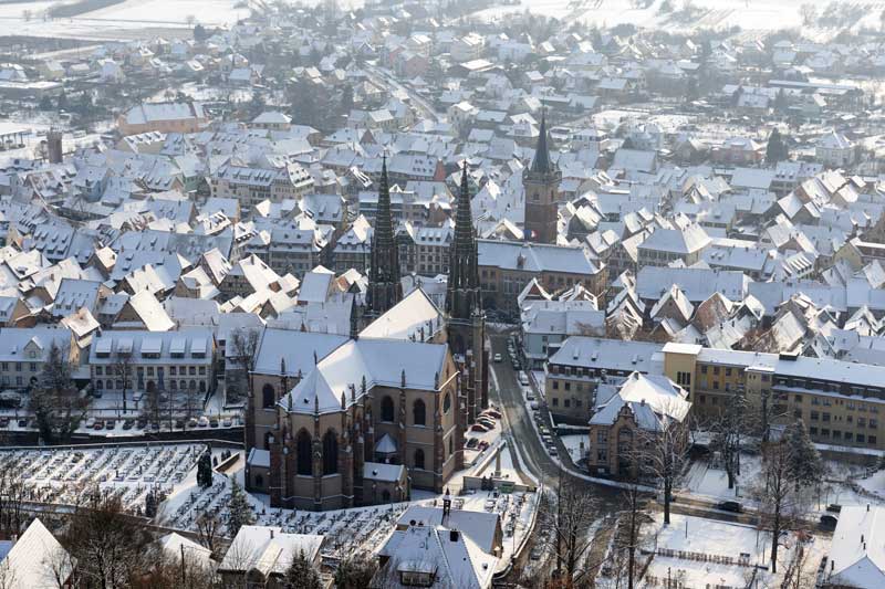 L'église Saints-Pierre-et-Paul d'Obernai sous la neige